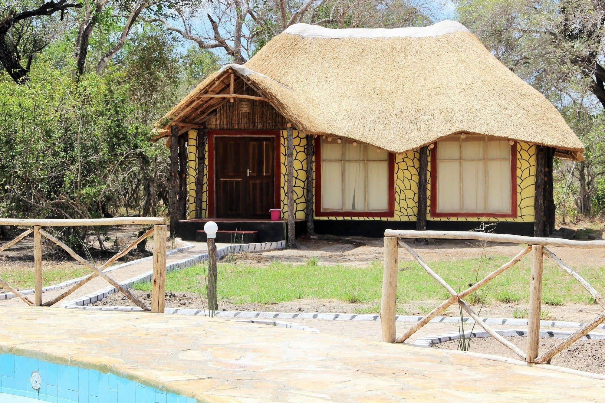 塞卢斯非洲野外露营地 Mloka 外观 照片